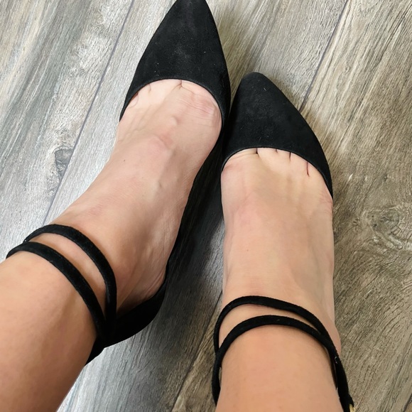 Banana Republic Shoes - Banana Republic 🖤 black close-toe work wedge